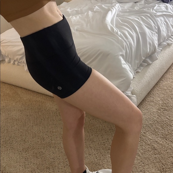 Lululemon Women's Black Shorts micro - Picture 5 of 5